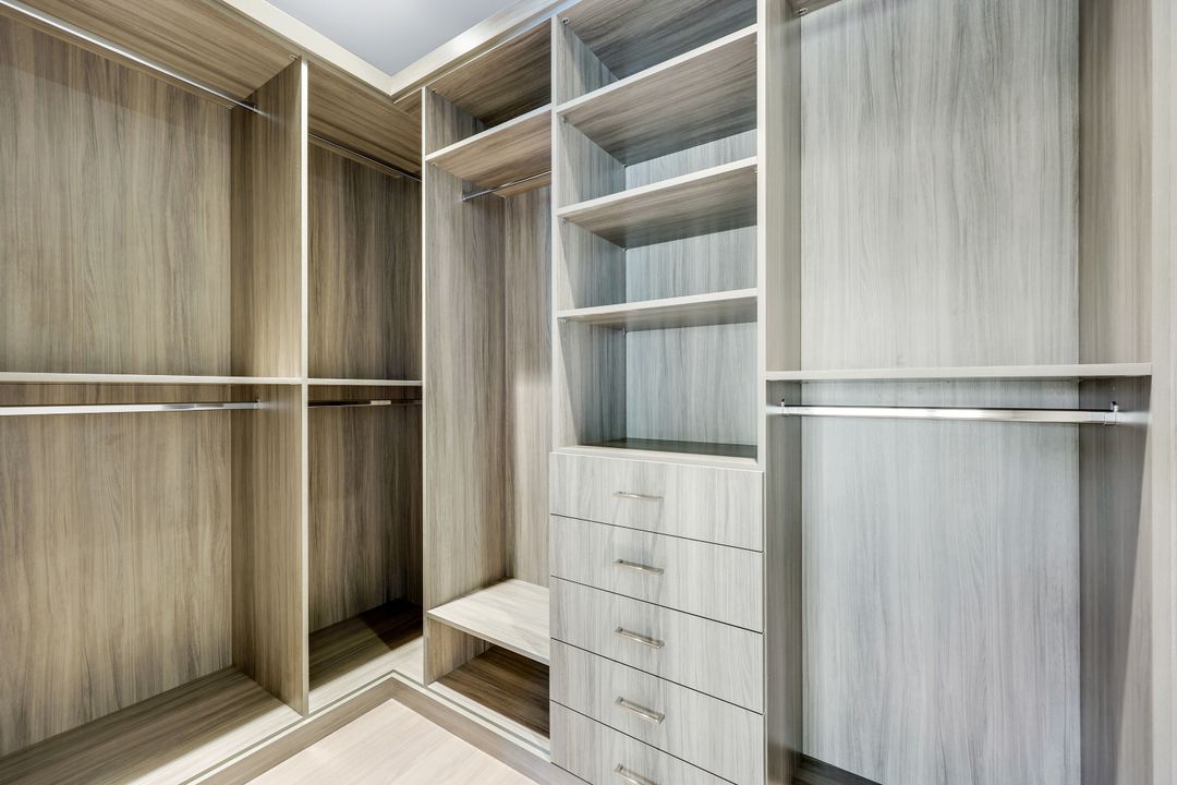 476 Palm Cir W, Naples, FL 34102