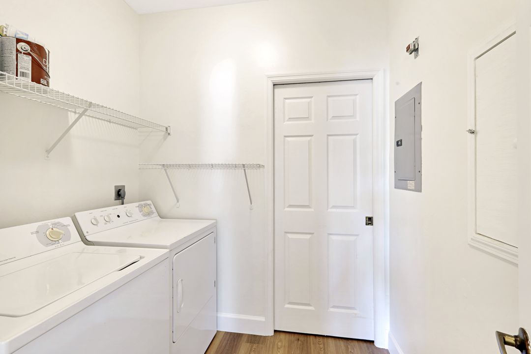 675 Wiggins Lake Dr #202, Naples, FL 34110