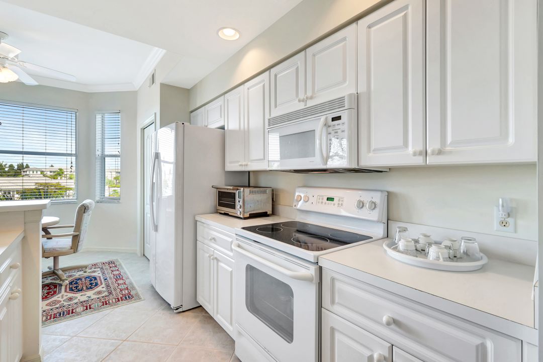 16595 Lake Cir Dr #233, Fort Myers, FL 33908