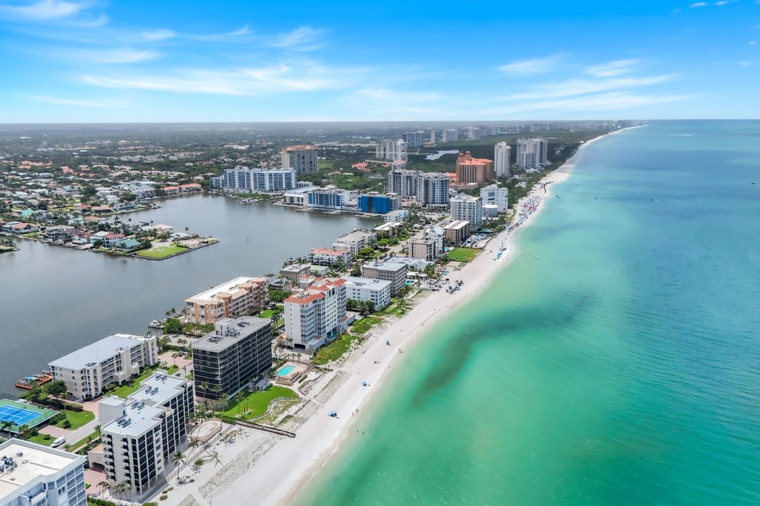9715 Gulf Shore Dr #702, Naples, FL 34108
