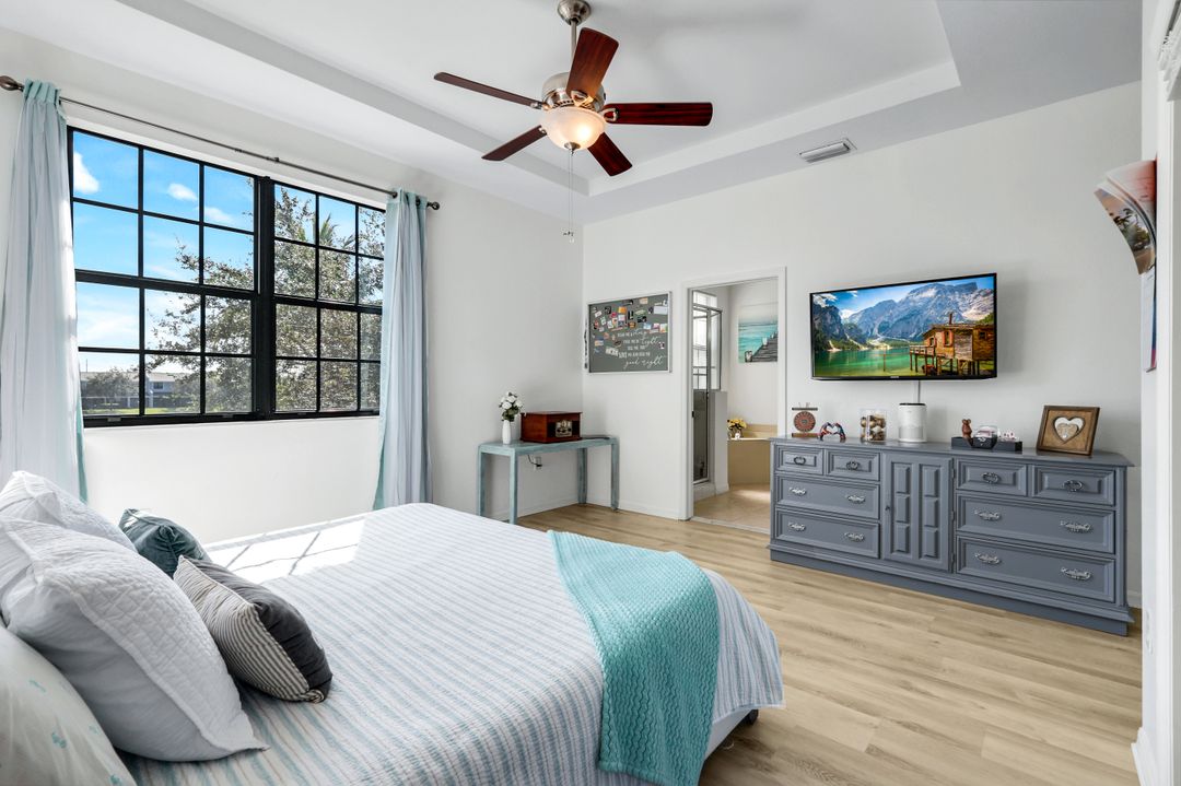 15239 Summit Pl Cir, Naples, FL 34119