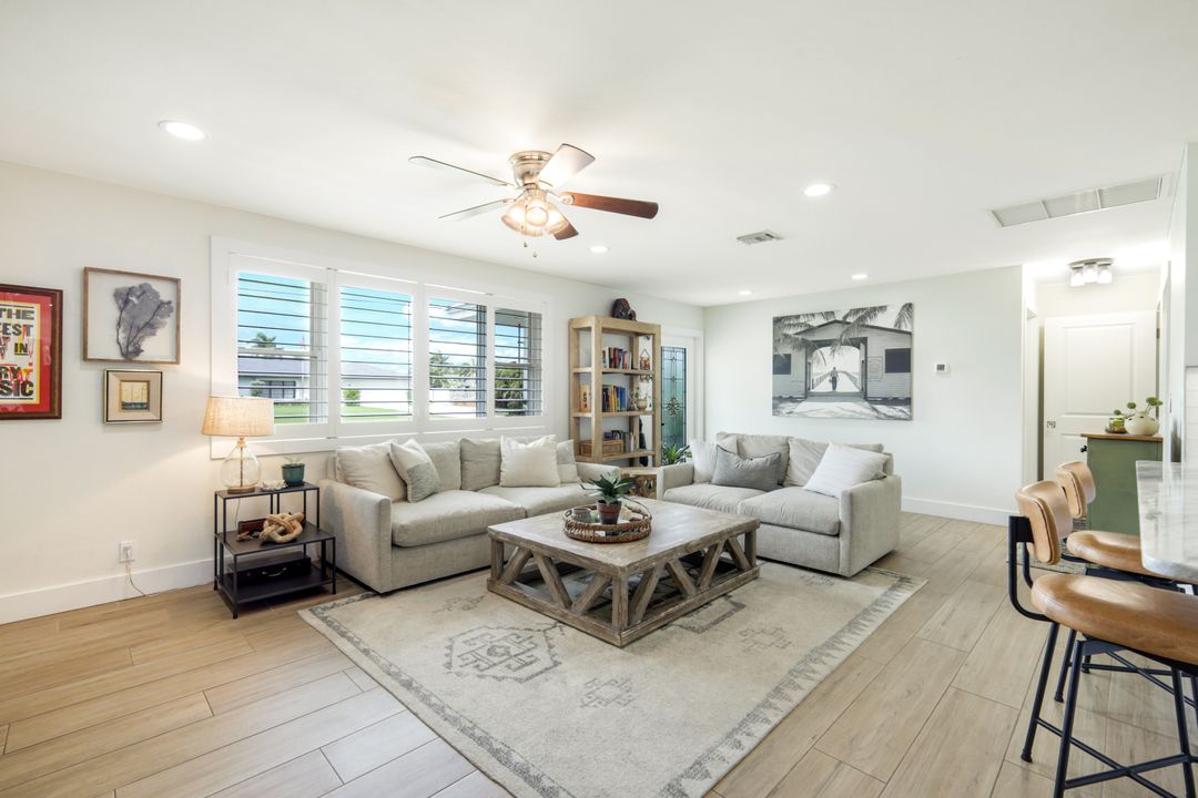 20621 Pine Tree Ln, Estero, FL 33928