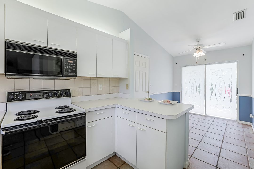 337 Emerald Bay Cir #U1, Naples, FL 34110