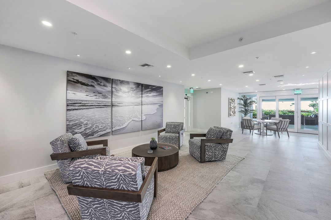 20 Seagate Dr #202, Naples, FL 34103