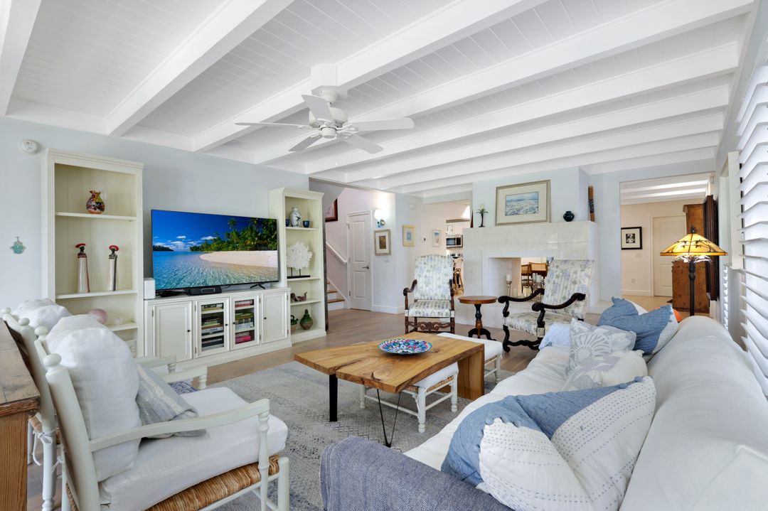1063 Frank Whiteman Blvd, Naples, FL 34103