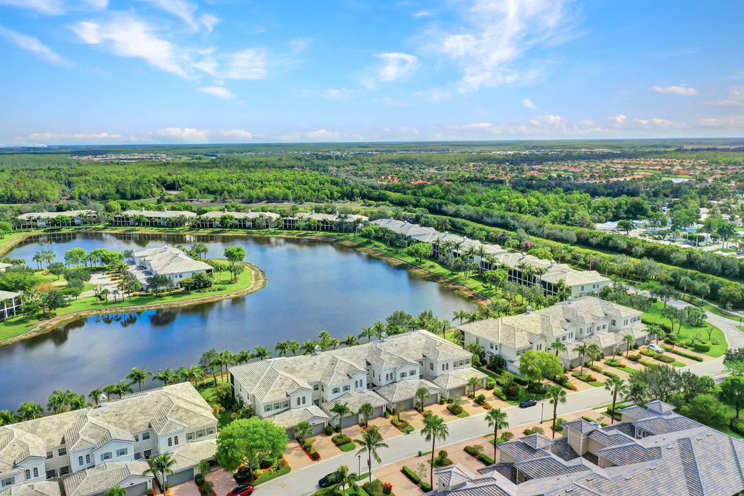 9235 Tesoro Ln #4-202, Naples, FL 34114