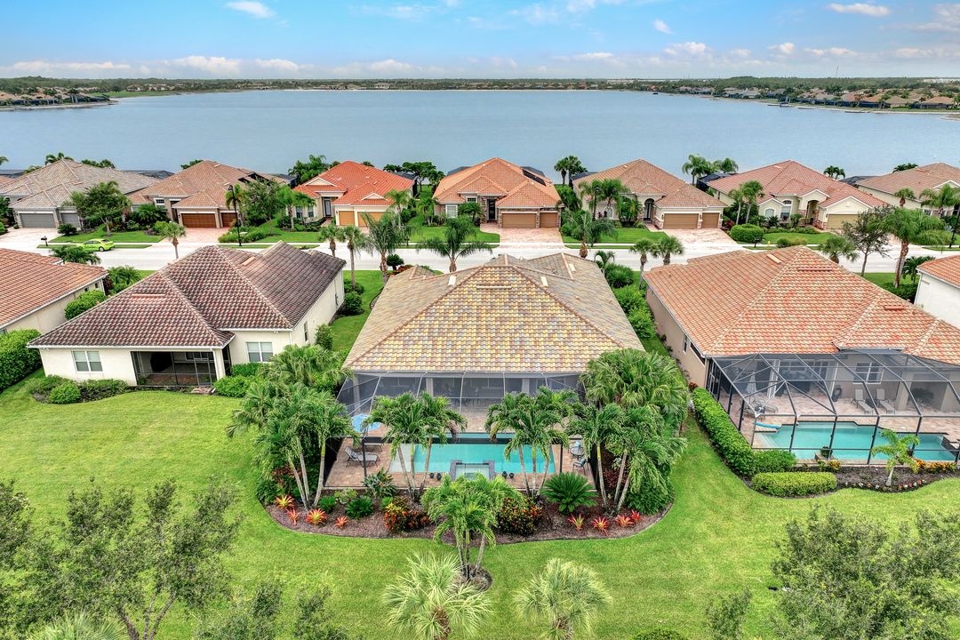 9314 Quarry Dr, Naples, FL 34120