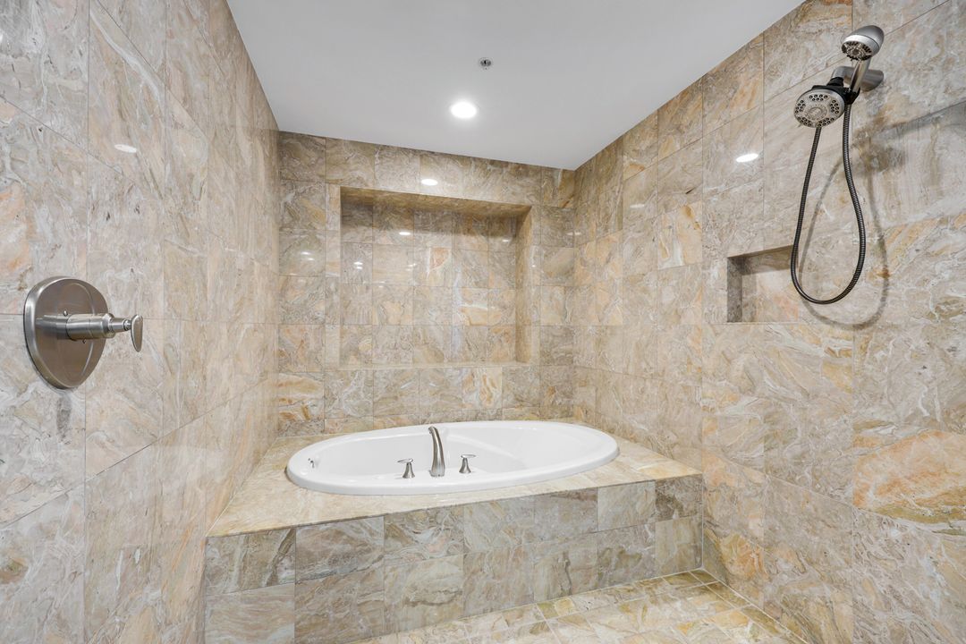 275 Indies Way #503, Naples, FL 34110
