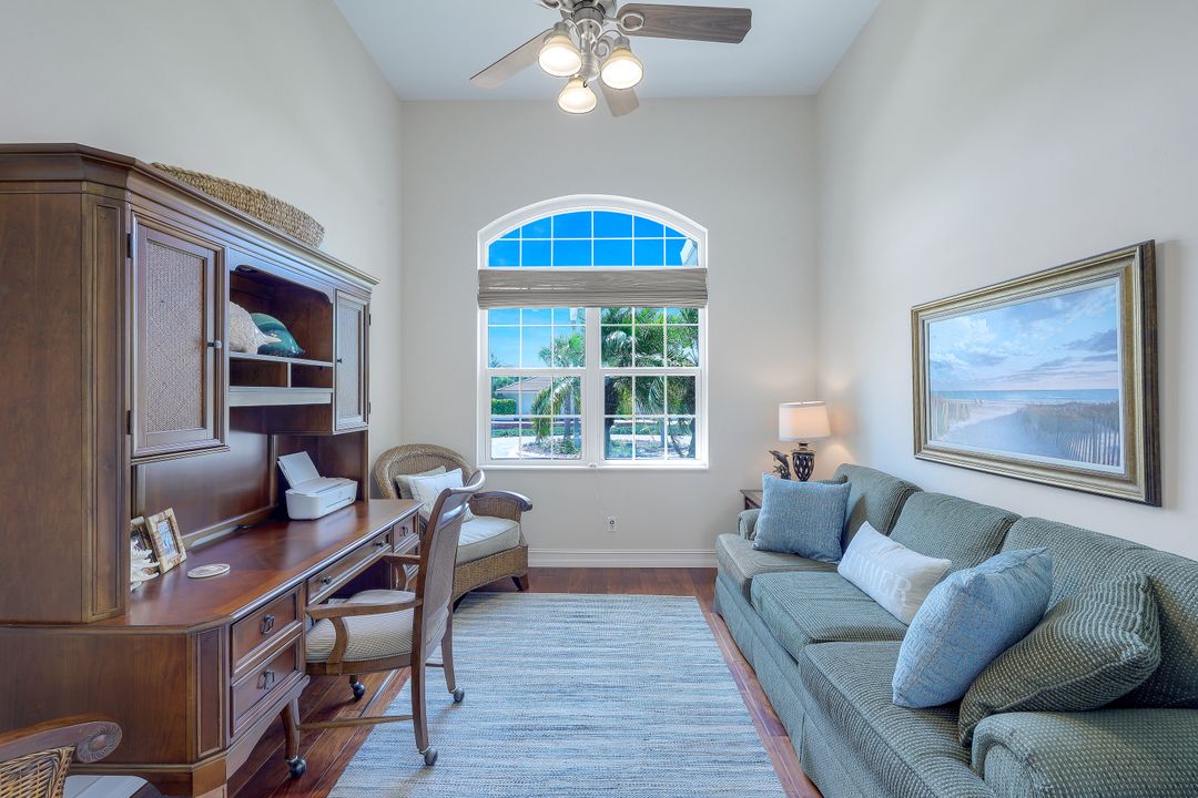 910 Montego Ct, Marco Island, FL 34145