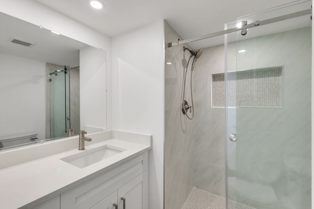225 Turtle Lake Ct #209, Naples, FL 34105