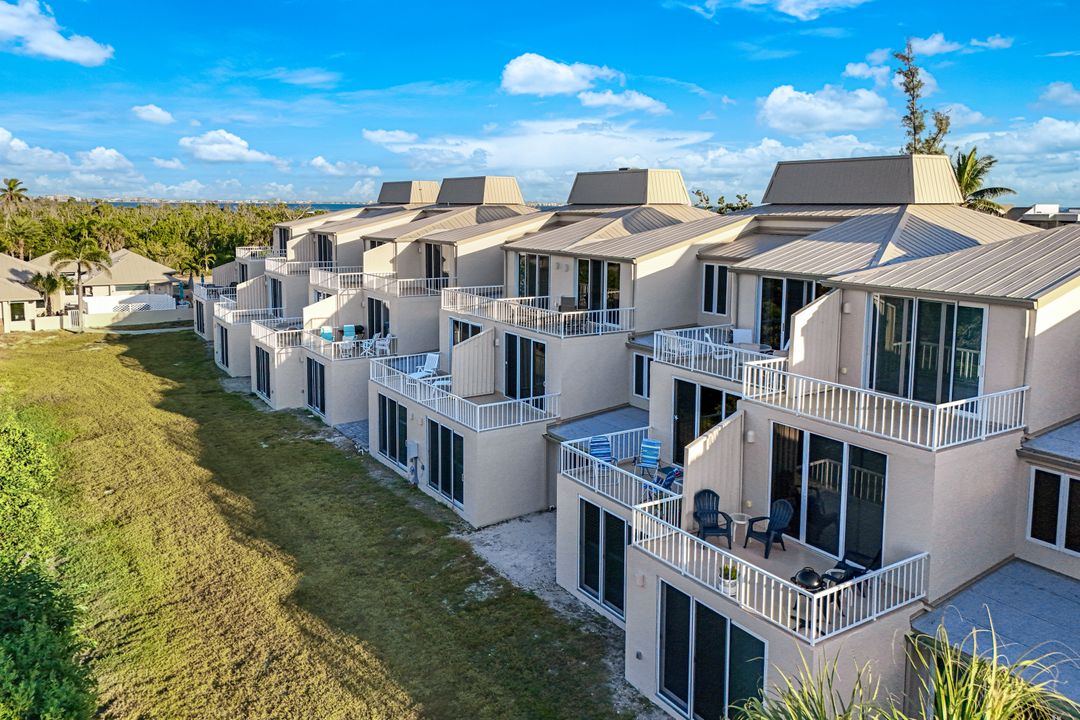 200 Periwinkle Way #214, Sanibel, FL 33957