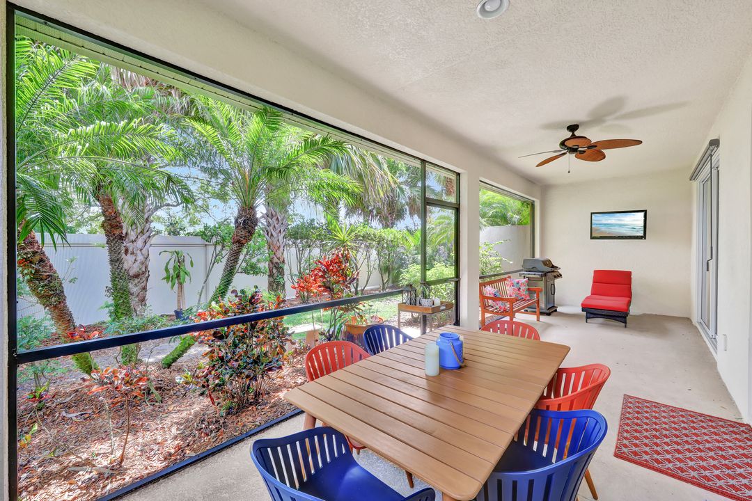 13466 Kent St, Naples, FL 34109