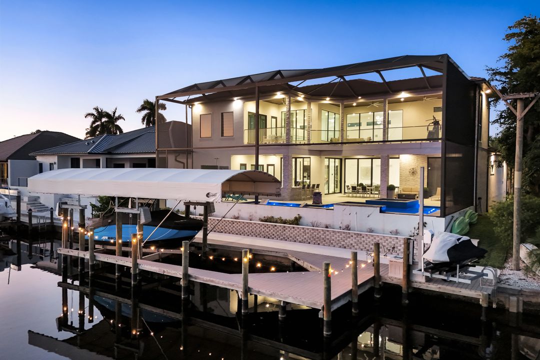 1110 Lenox Ct, Cape Coral, FL 33904