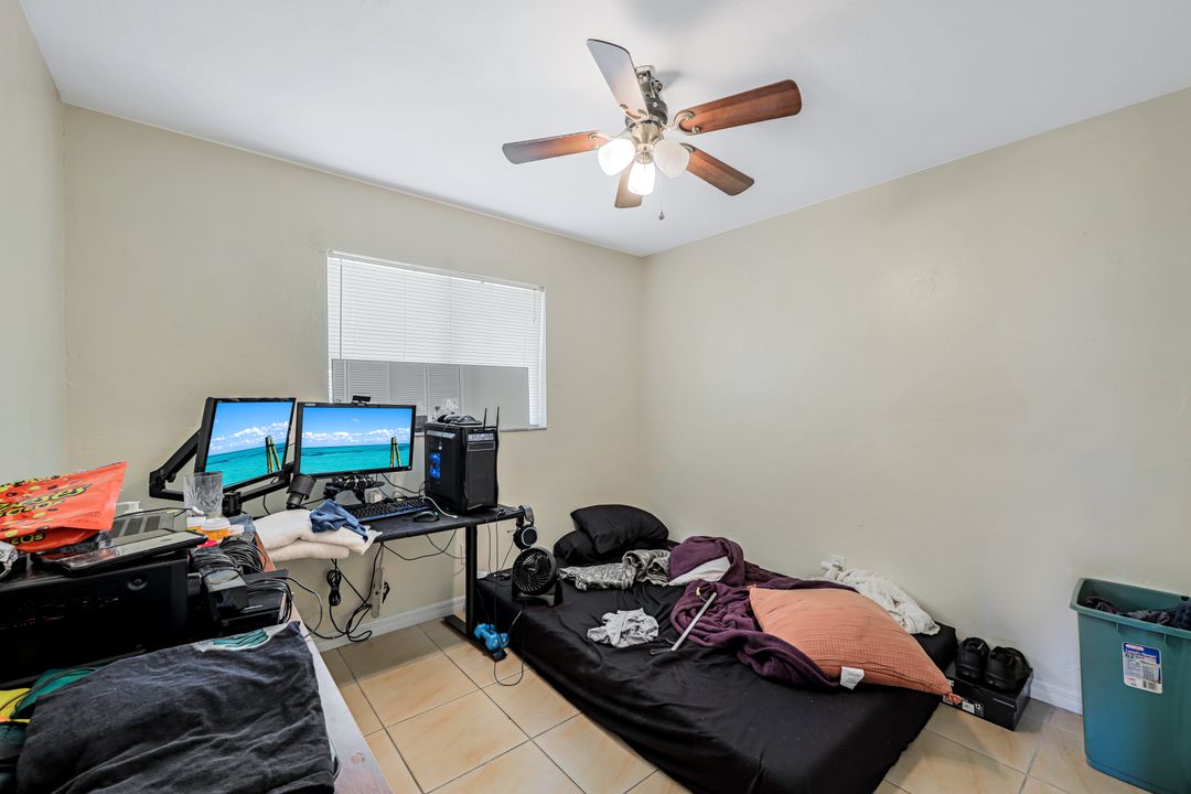 913 SE 13th St  #913/915, Cape Coral, FL 33990