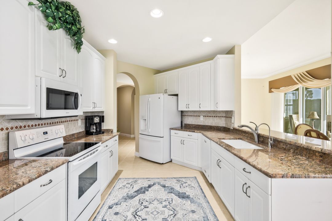 13860 Avon Park Cir #104, Fort Myers, FL 33912