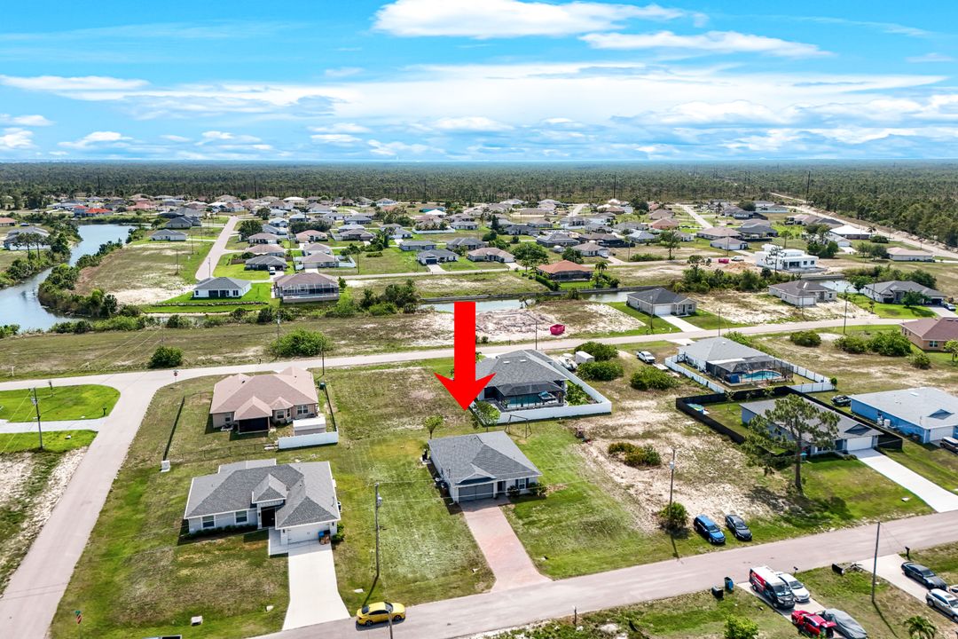 4424 NE 10th Ct, Cape Coral, FL 33909