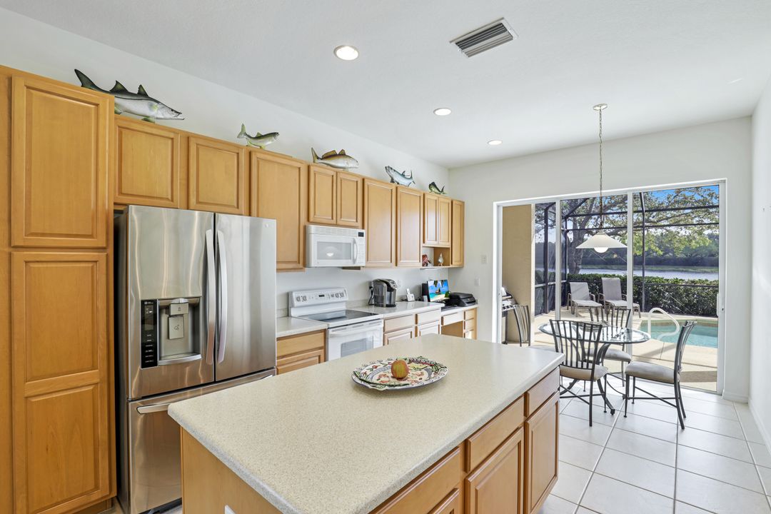 9956 St Moritz Dr, Miromar Lakes, FL 33913