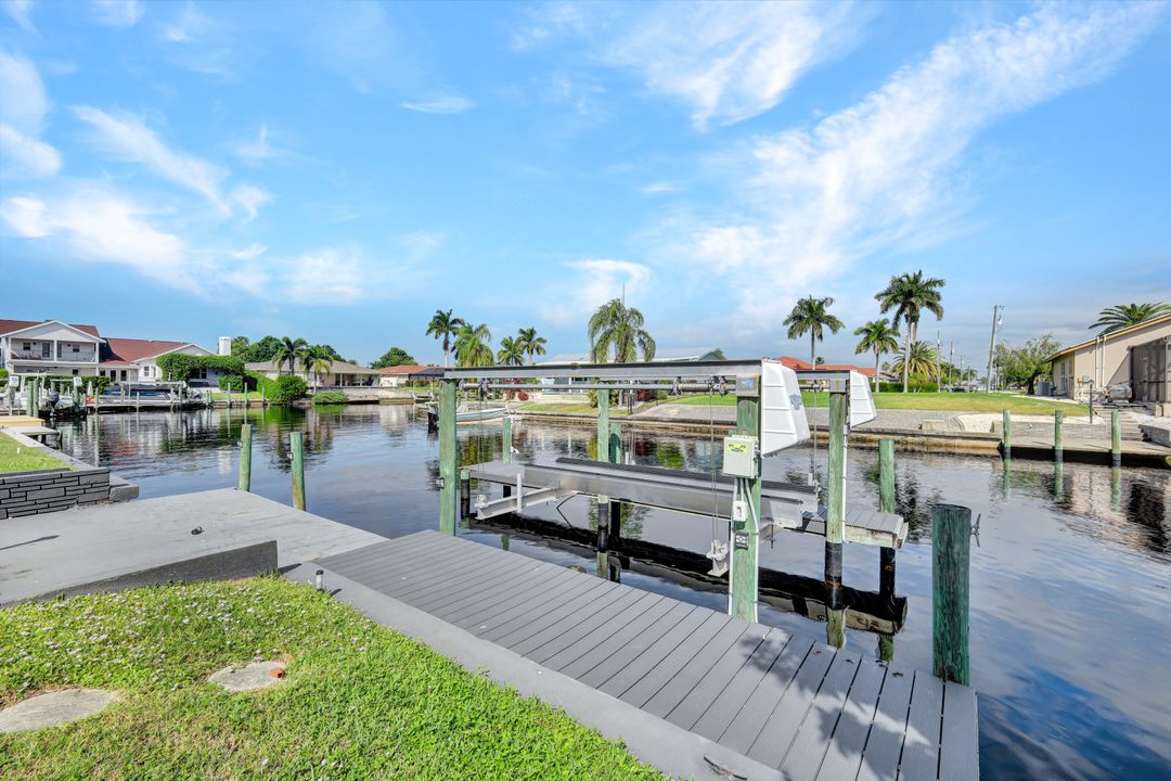 2033 SE 27th Terrace, Cape Coral, FL 33904