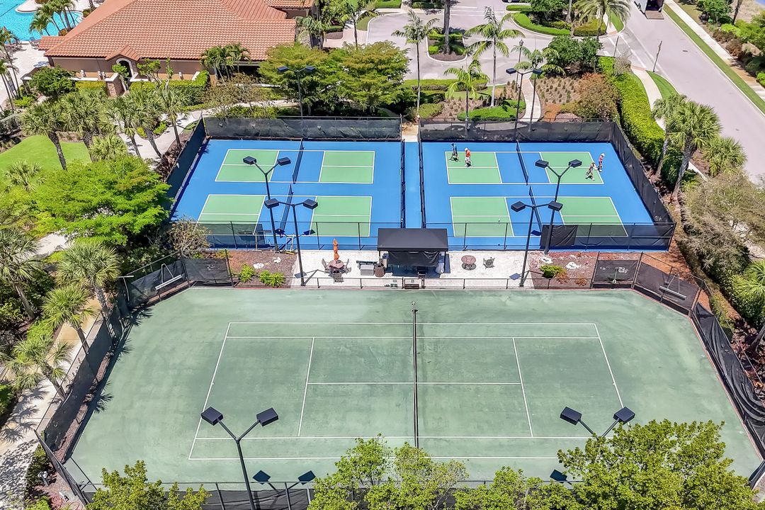 8396 Promoso Ct, Naples, FL 34114