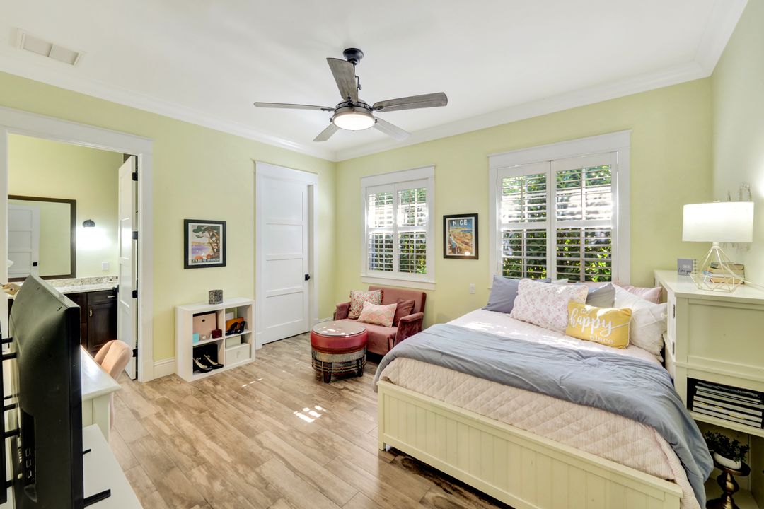 5288 Sand Dollar Ln, Naples, FL 34103