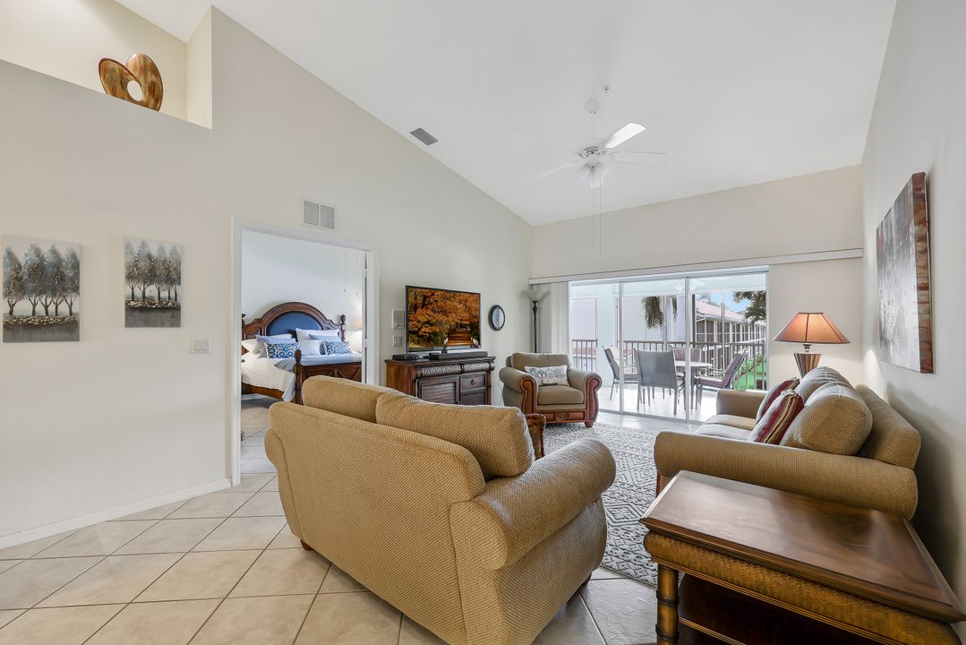 2395 Bayou Ln #4, Naples, FL 34112