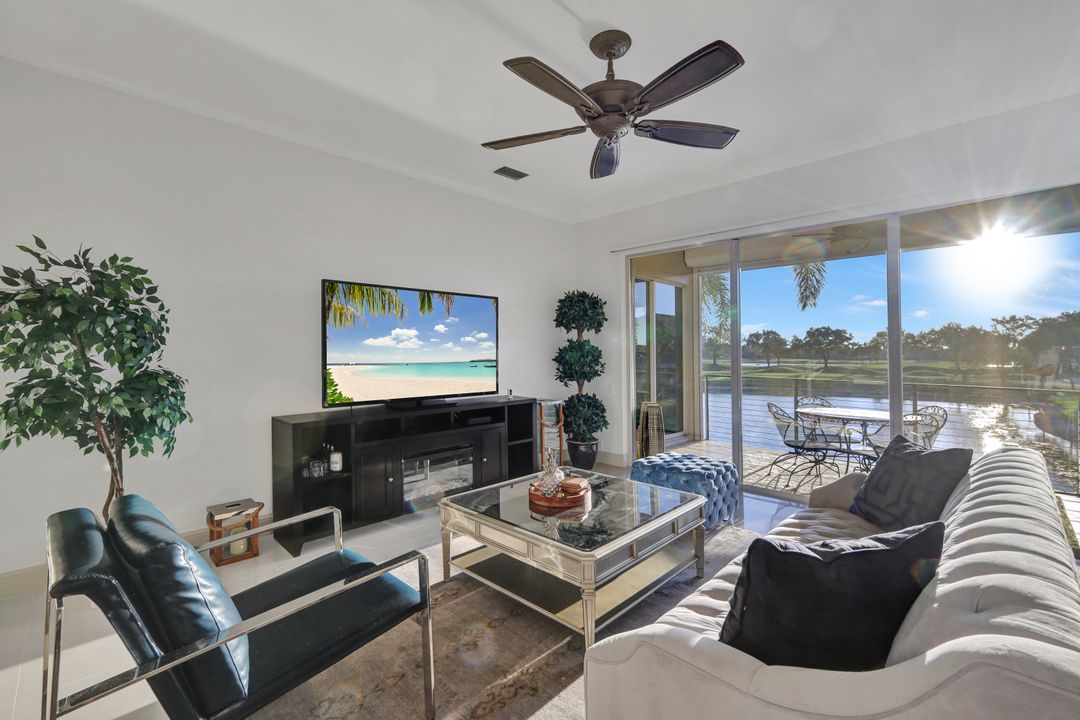 3220 Hamlet Dr #4, Naples, FL 34105