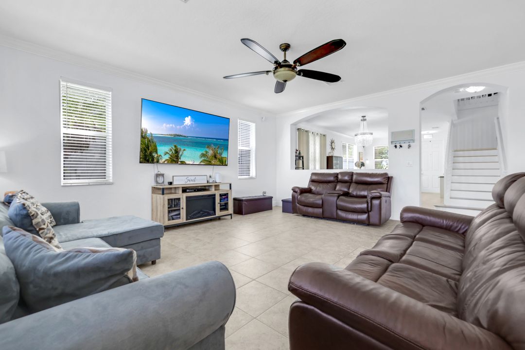 1570 Double Eagle Trail, Naples, FL 34120