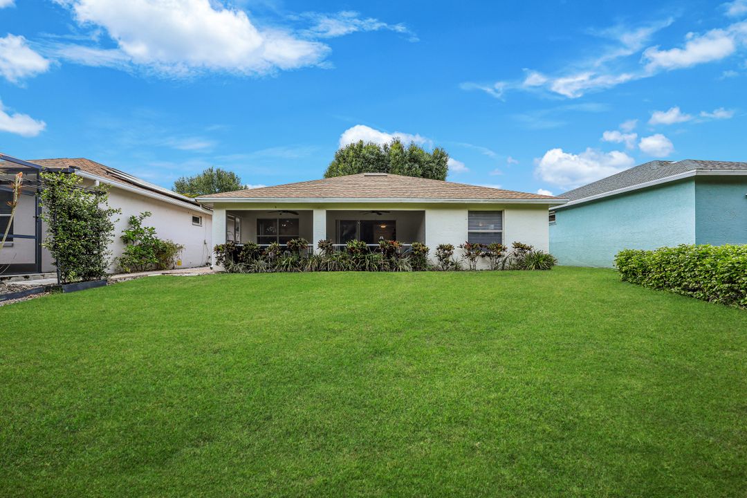 156 Stanhope Cir, Naples, FL 34104