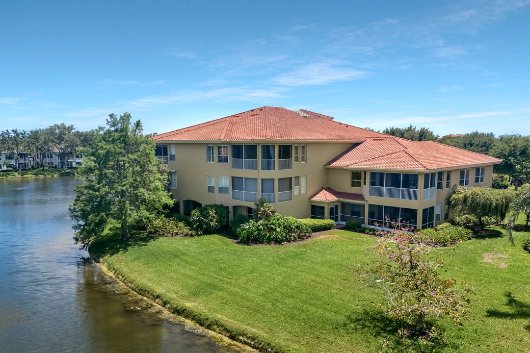 1855 Les Chateaux Blvd #201, Naples, FL 34109