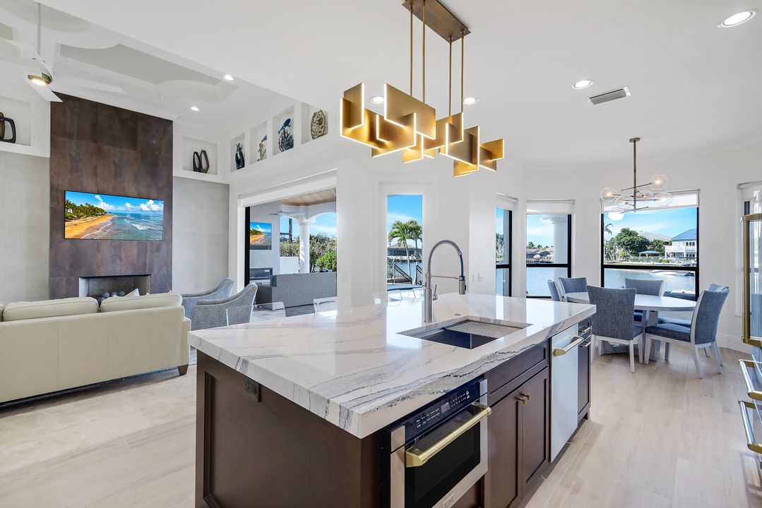 5743 SW 9th Ct, Cape Coral, FL 33914