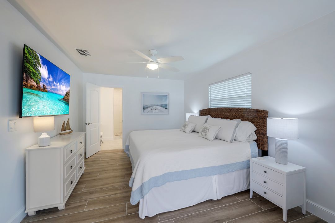 401 Lagoon Ave, Naples, FL 34108