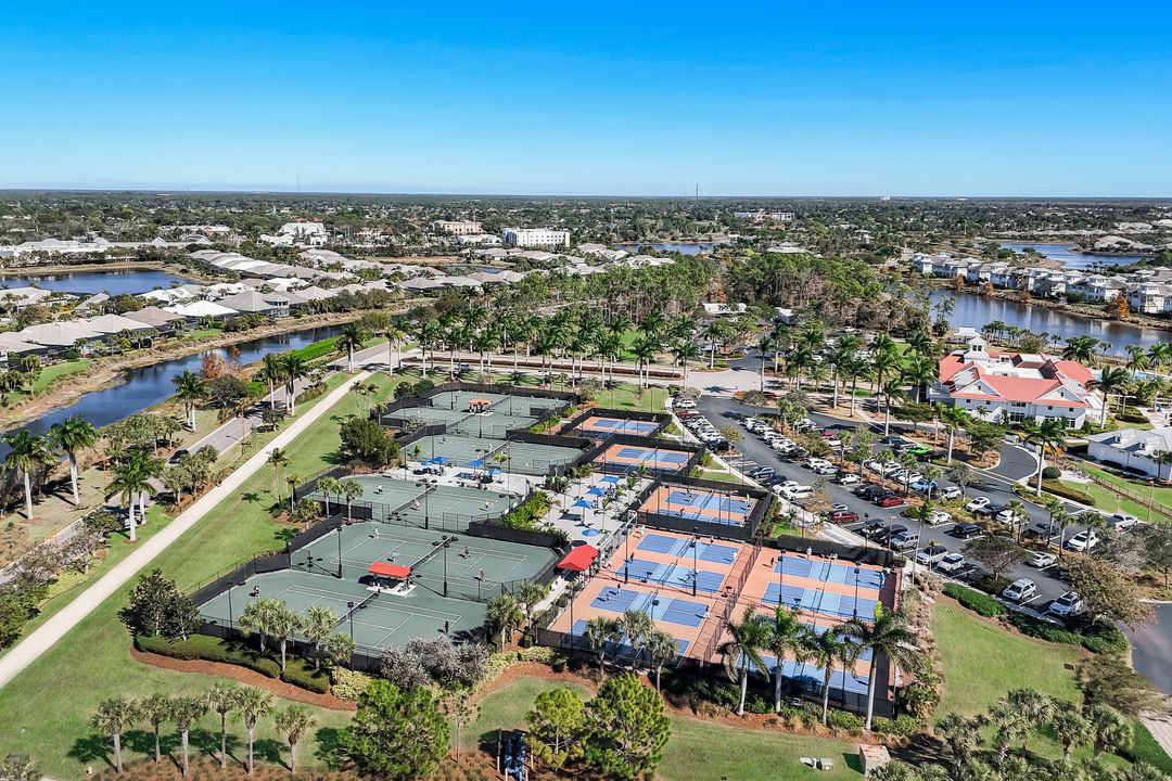 8943 Gustavia Ct, Naples, FL 34112