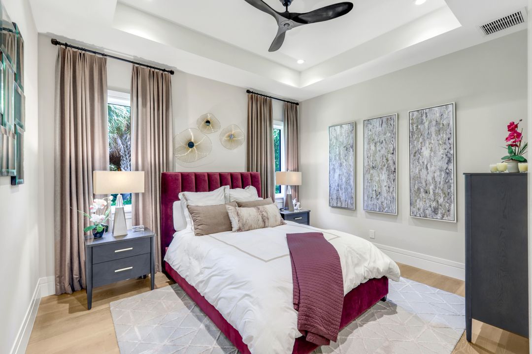 112 Hickory Rd, Naples, FL 34108