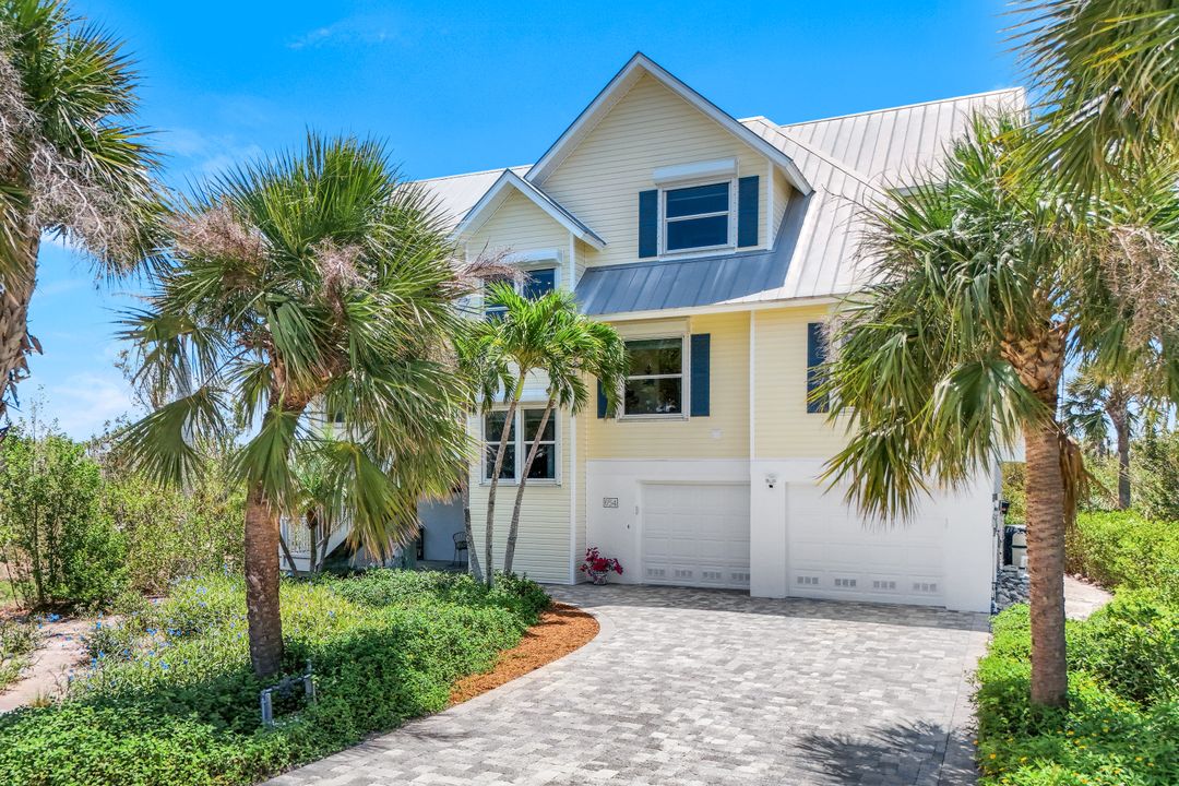 654 Sea Oats Dr, Sanibel, FL 33957
