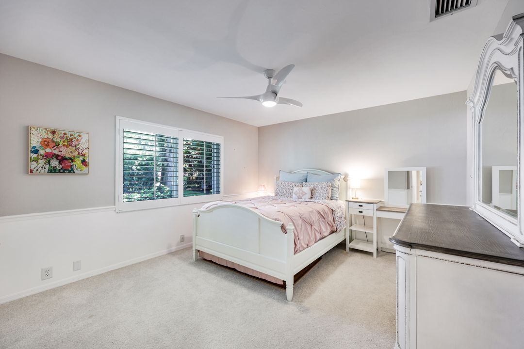 7998 Beaumont Ct, Naples, FL 34109