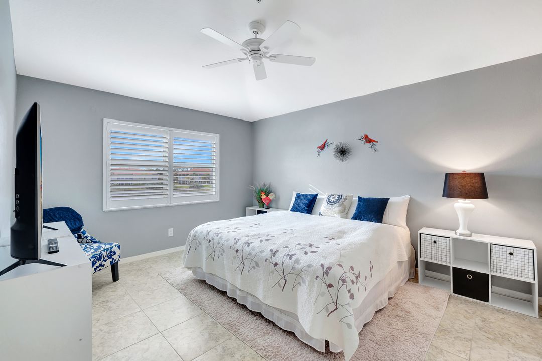 6270 Huntington Lakes Cir #204, Naples, FL 34119