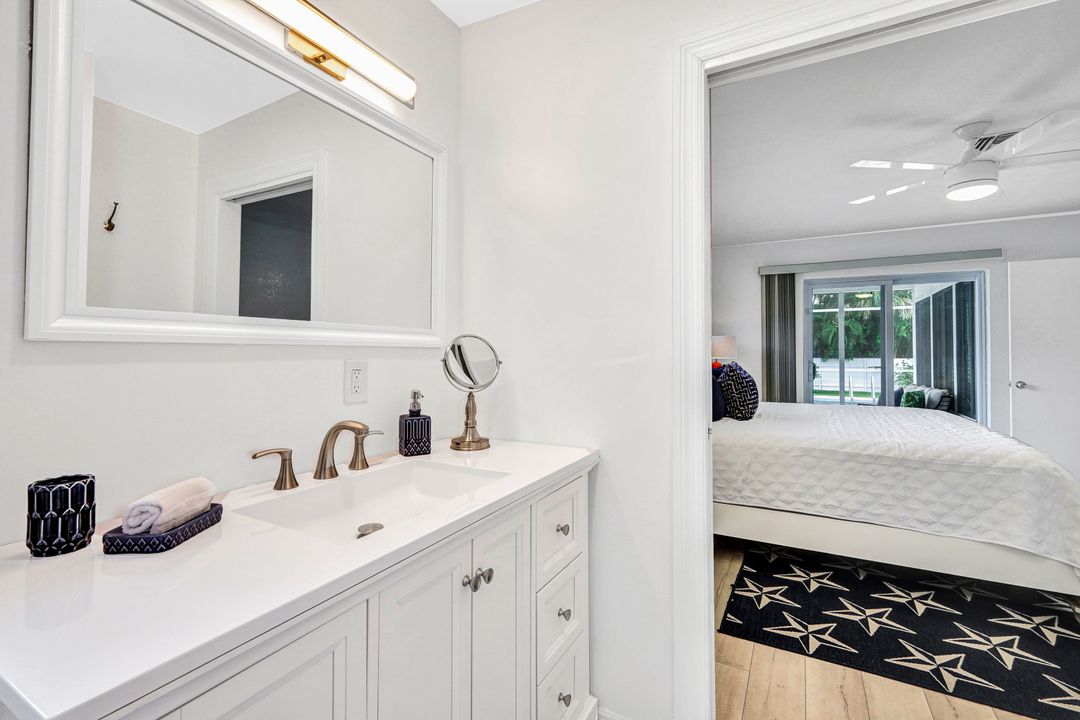 576 93rd Ave N, Naples, FL 34108