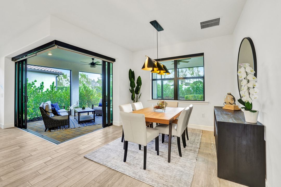 1952 Yellowfin Cir, Naples, FL 34114