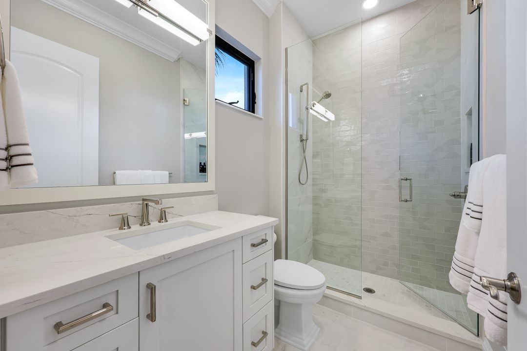 4262 Deephaven Ln, Naples, FL 34119