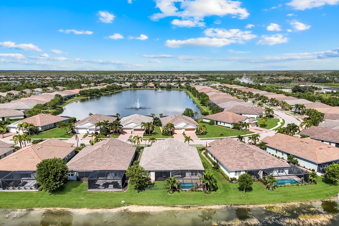 14795 Edgewater Cir, Naples, FL 34114