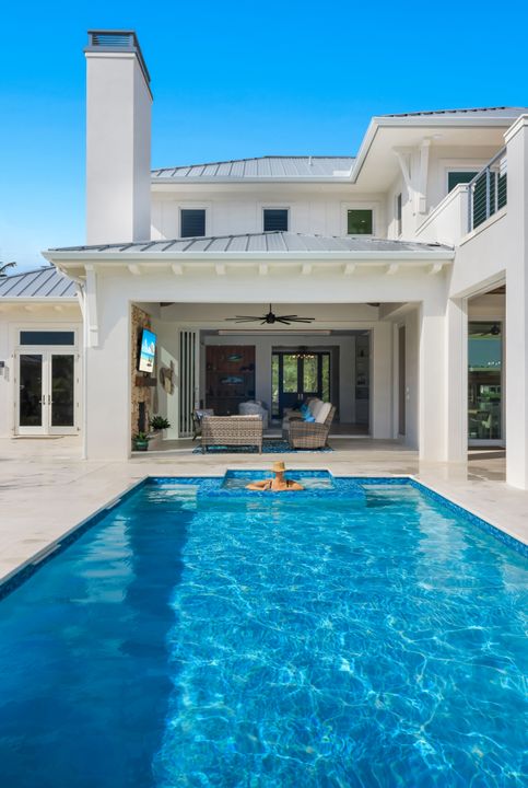 380 18th Ave S, Naples, FL 34102