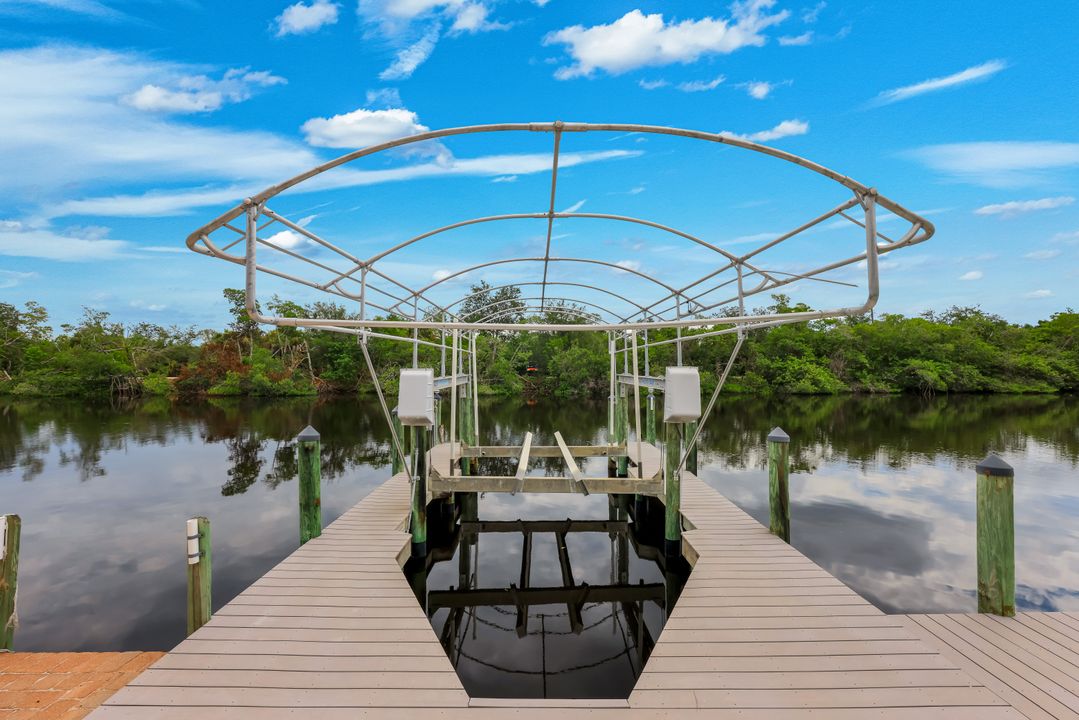 2309 SE 20th Pl, Cape Coral, FL 33990