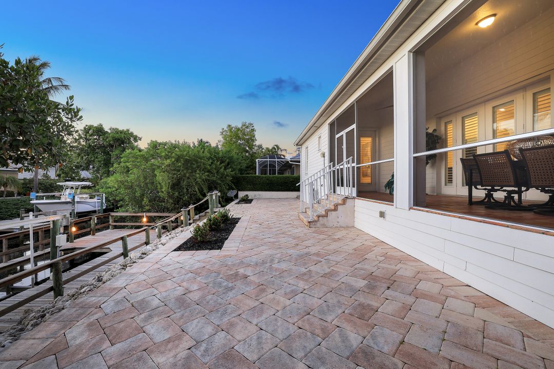 27080 Flamingo Dr, Bonita Springs, FL 34135