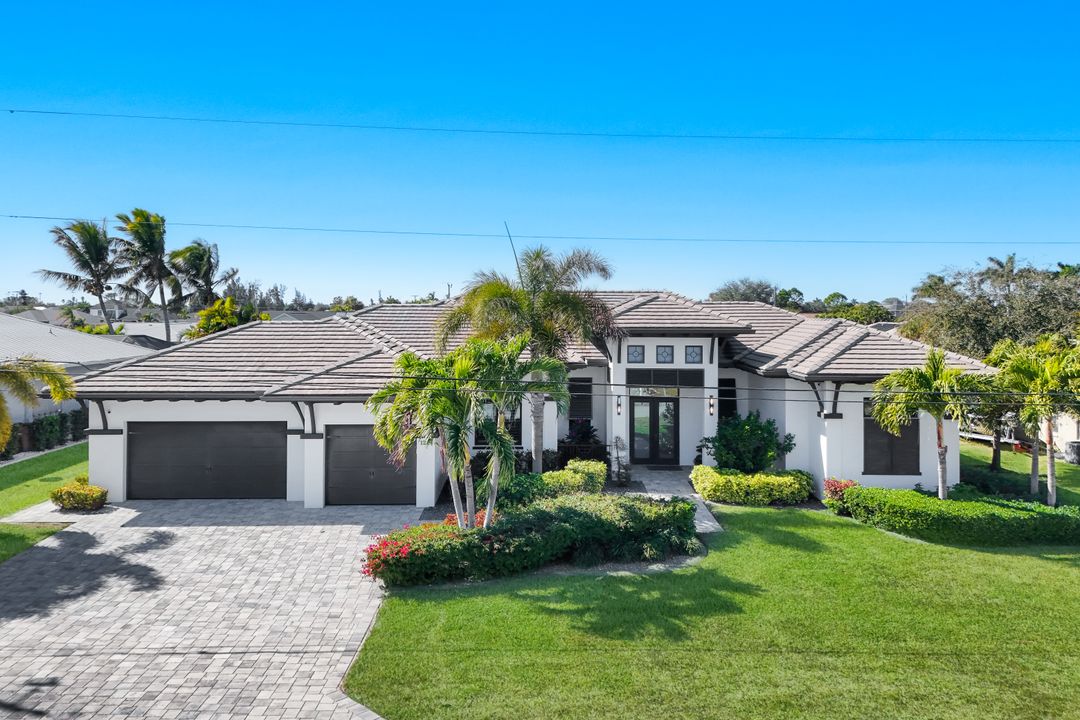 1218 SW 4th Pl, Cape Coral, FL 33991