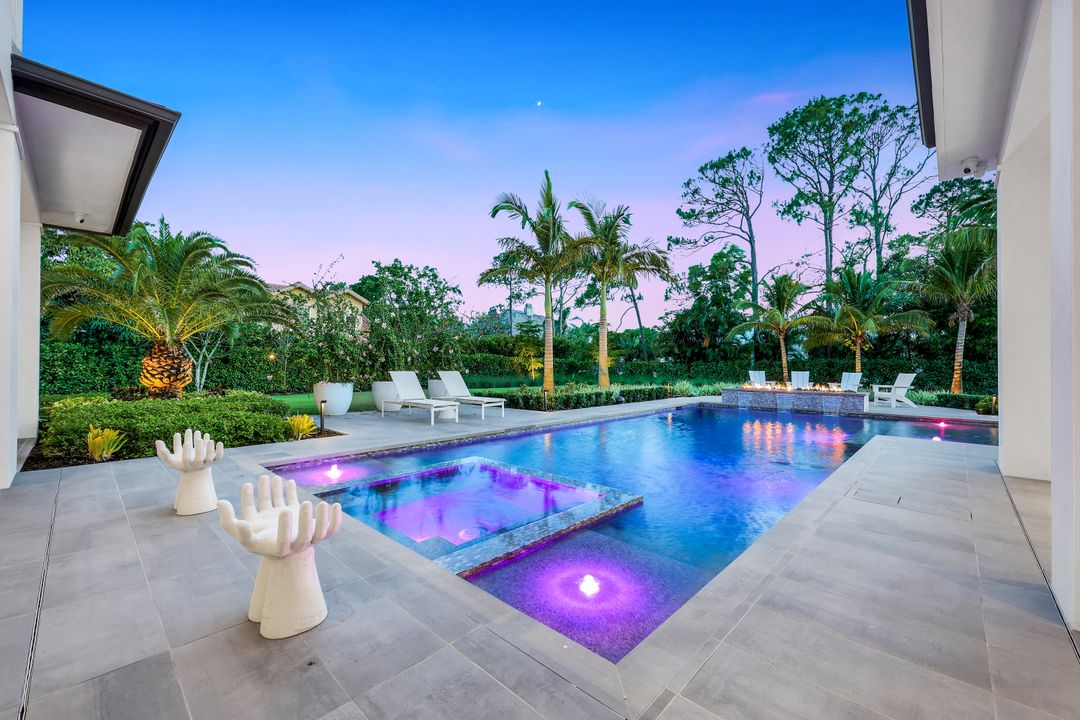 493 Carica Rd, Naples, FL 34108