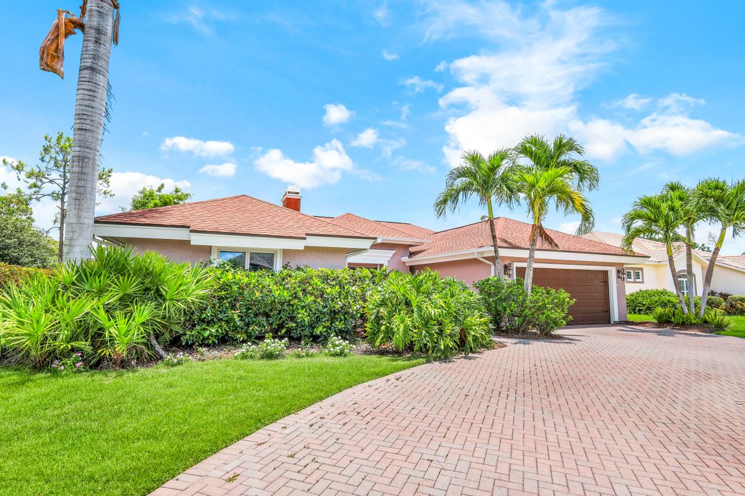 5057 Berkeley Dr, Naples, FL 34112