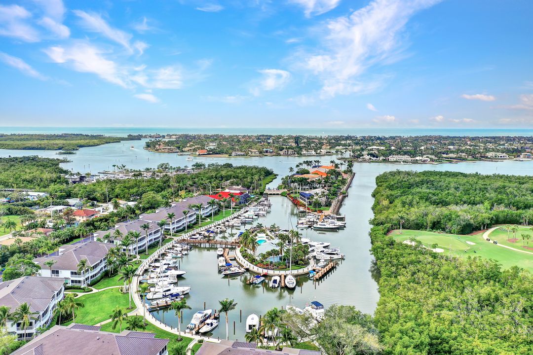 5040 Yacht Harbor Cir #6-201, Naples, FL 34112
