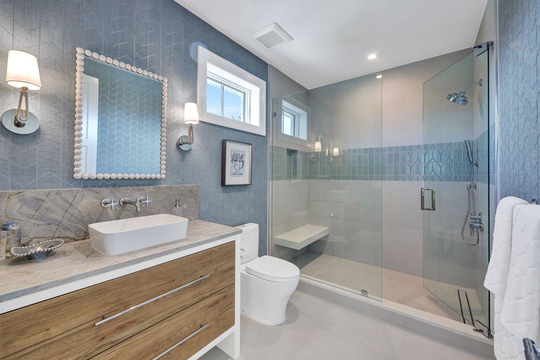 3637 Crayton Rd, Naples, FL 34103