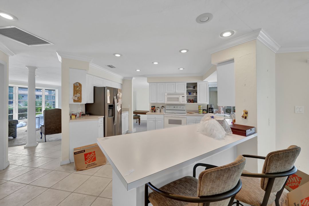 529 Neapolitan Way, Naples, FL 34103