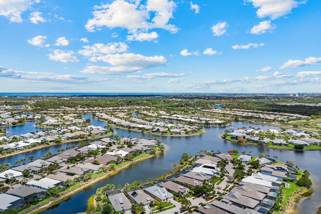 6460 Pembroke Wy, Naples, FL 34113